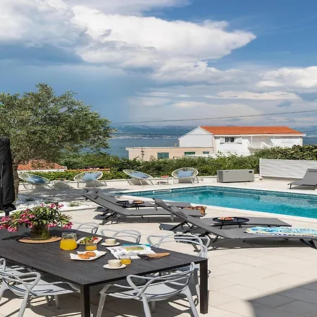 Sea View In Slatine With Terrace Trogir