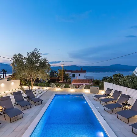 Sea View In Slatine With Terrace *