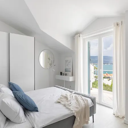 Sea View In Slatine With Terrace *
